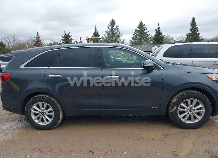 Photo 13 of 2020 Kia Sorento 3.3L LX (VIN 5XYPGDA5XLG618548)