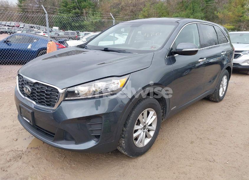 Photo 2 of 2020 Kia Sorento 3.3L LX (VIN 5XYPGDA5XLG618548)