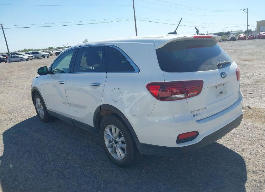Photo 3 of 2020 Kia Sorento 3.3L LX (VIN 5XYPGDA5XLG620753)