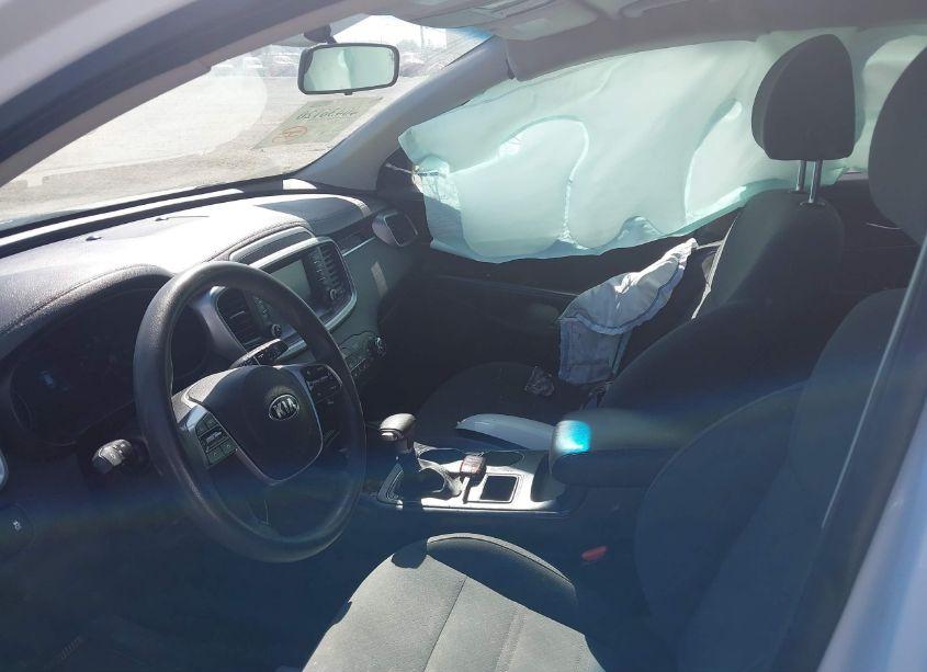 Photo 5 of 2020 Kia Sorento 3.3L LX (VIN 5XYPGDA5XLG620753)
