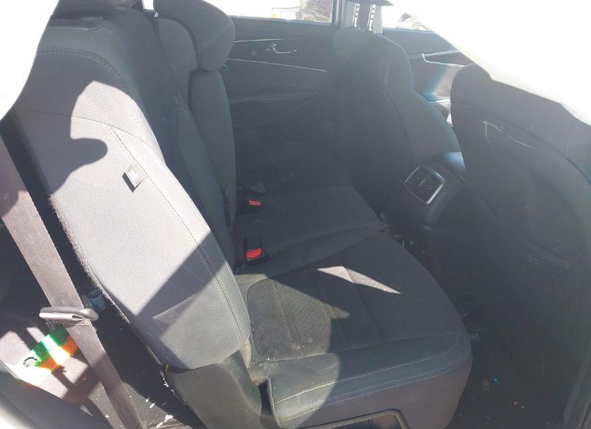 Photo 8 of 2020 Kia Sorento 3.3L LX (VIN 5XYPGDA5XLG620753)