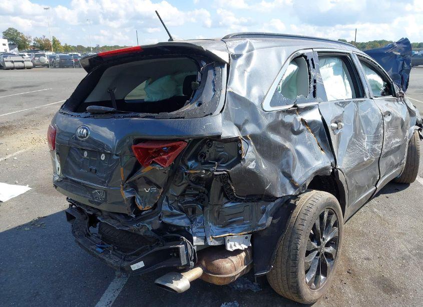 Photo 14 of 2020 Kia Sorento 3.3L S (VIN 5XYPGDA5XLG680855)