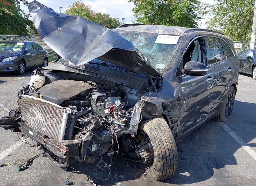 Photo 2 of 2020 Kia Sorento 3.3L S (VIN 5XYPGDA5XLG680855)