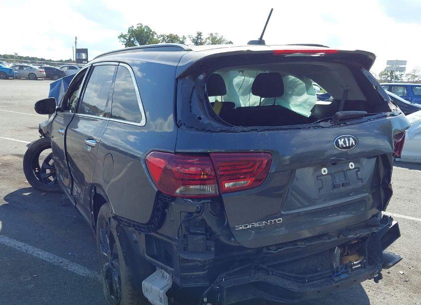 Photo 3 of 2020 Kia Sorento 3.3L S (VIN 5XYPGDA5XLG680855)