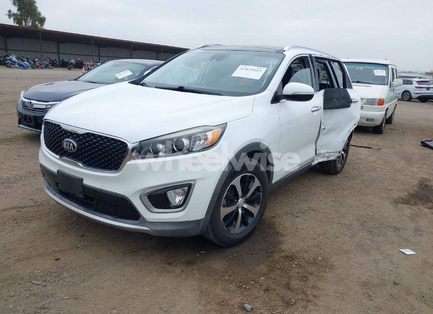 Photo 2 of 2018 Kia Sorento 2.0T EX (VIN 5XYPH4A10JG408130)