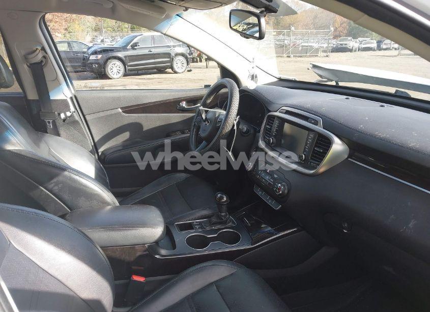 Photo 5 of 2017 Kia Sorento 2.0T EX (VIN 5XYPH4A13HG217554)