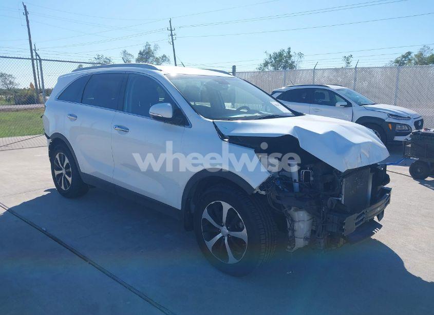 2017 Kia Sorento 2.0T EX (VIN 5XYPH4A13HG248755) main photo