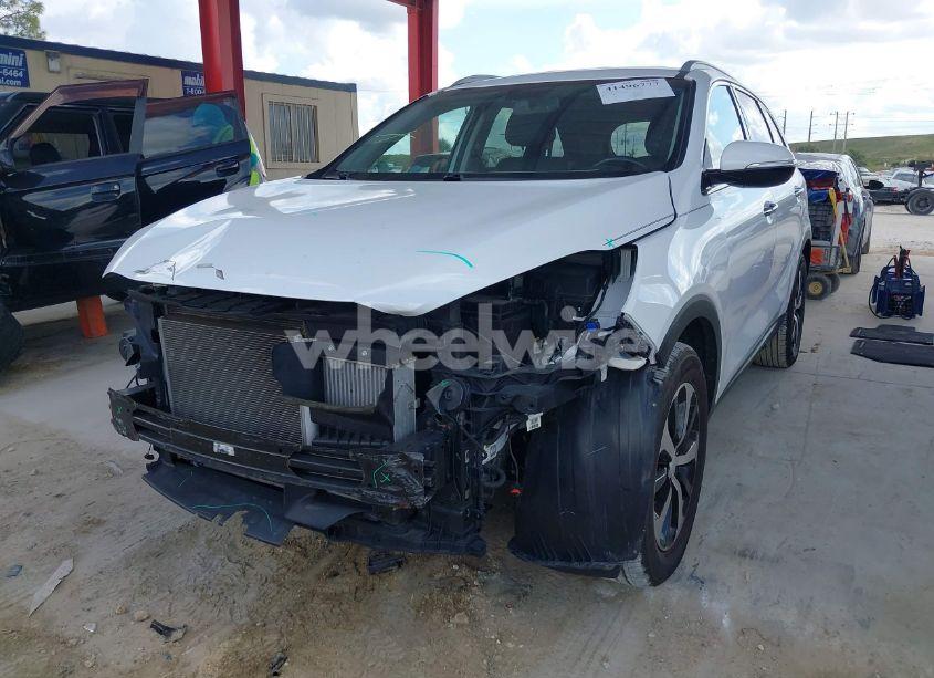 Photo 2 of 2016 Kia Sorento 2.0T EX (VIN 5XYPH4A14GG007530)