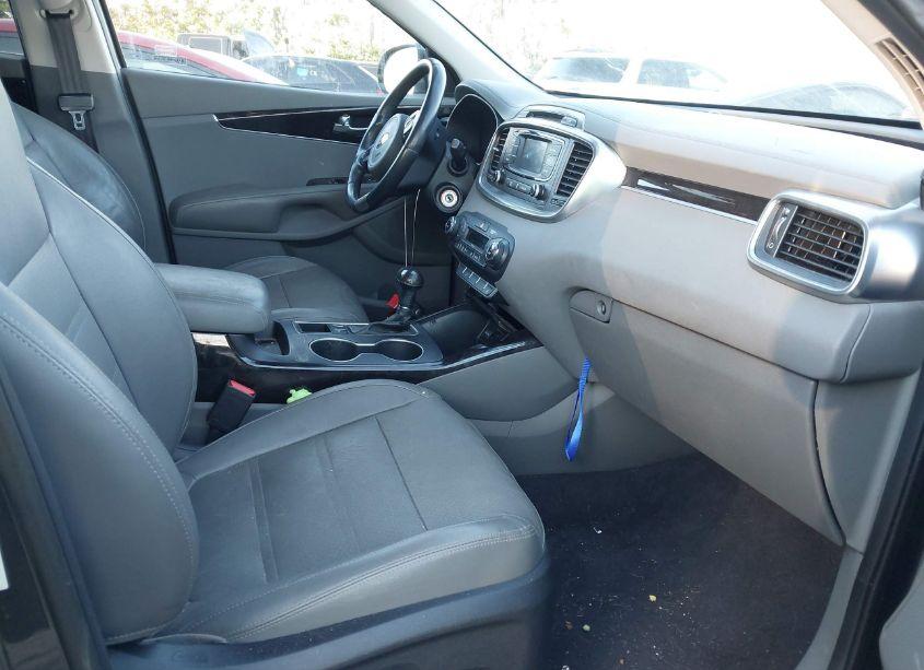 Photo 5 of 2016 Kia Sorento 2.0T EX (VIN 5XYPH4A14GG113864)