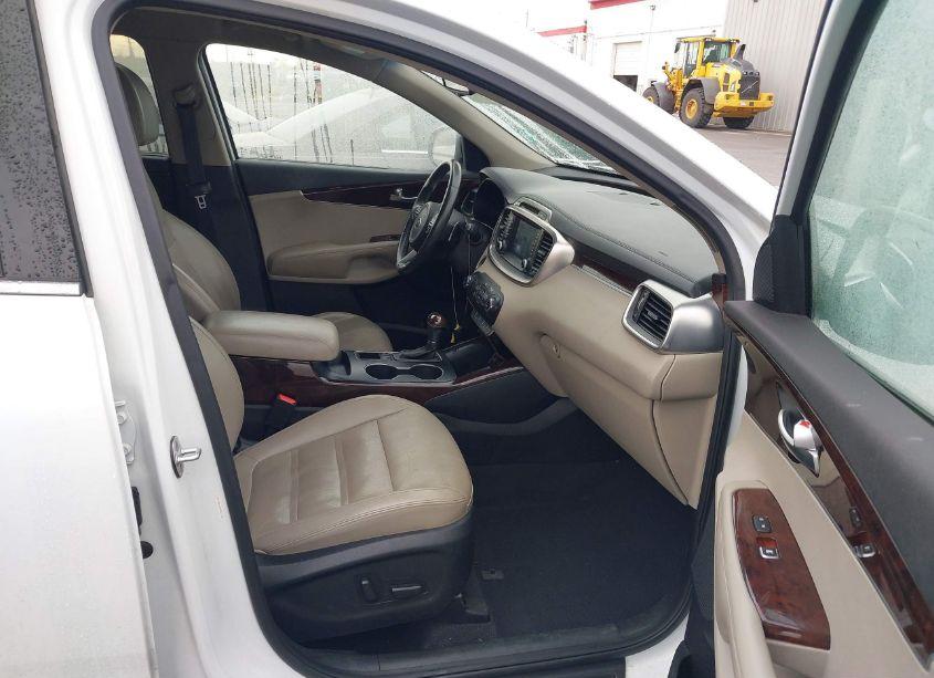Photo 5 of 2017 Kia Sorento 2.0T EX (VIN 5XYPH4A14HG221466)