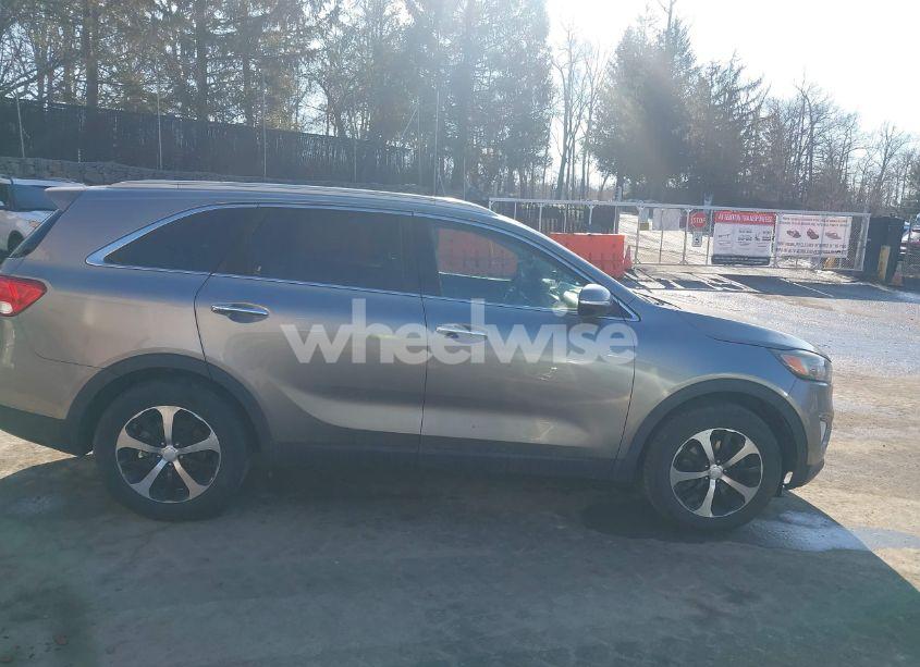 Photo 13 of 2016 Kia Sorento 2.0T EX (VIN 5XYPH4A15GG106891)