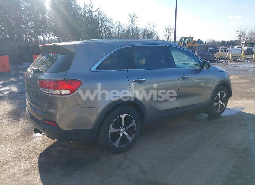 Photo 4 of 2016 Kia Sorento 2.0T EX (VIN 5XYPH4A15GG106891)