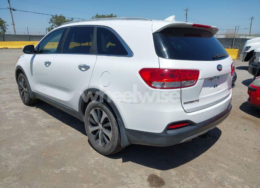 Photo 3 of 2016 Kia Sorento 2.0T EX (VIN 5XYPH4A16GG126972)