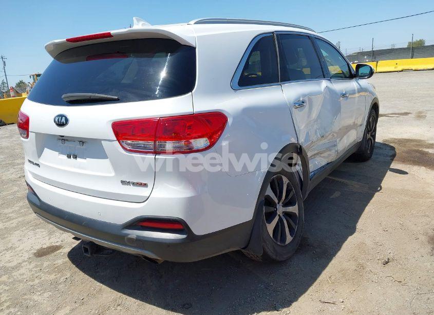 Photo 4 of 2016 Kia Sorento 2.0T EX (VIN 5XYPH4A16GG126972)