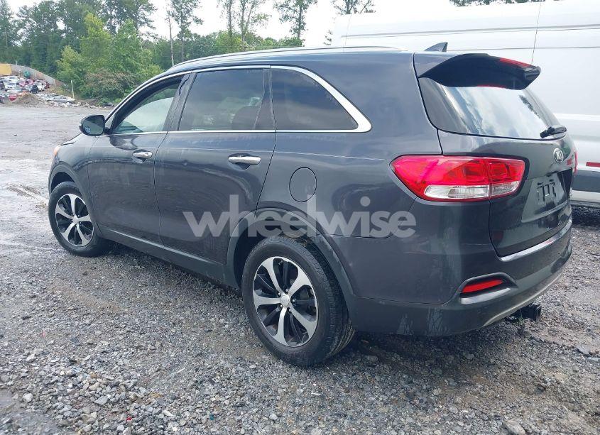 Photo 3 of 2016 Kia Sorento 2.0T EX (VIN 5XYPH4A17GG015878)