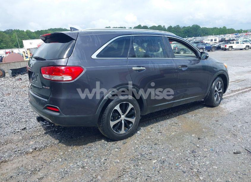 Photo 4 of 2016 Kia Sorento 2.0T EX (VIN 5XYPH4A17GG015878)