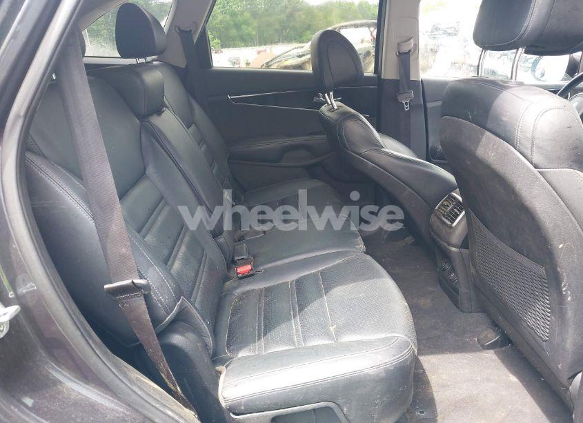 Photo 8 of 2016 Kia Sorento 2.0T EX (VIN 5XYPH4A17GG015878)