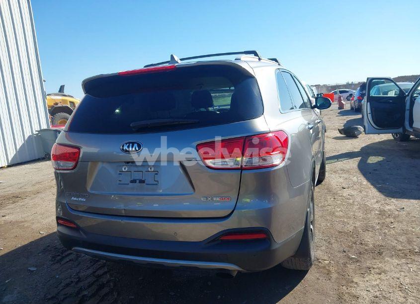 Photo 4 of 2017 Kia Sorento 2.0T EX (VIN 5XYPH4A17HG247480)