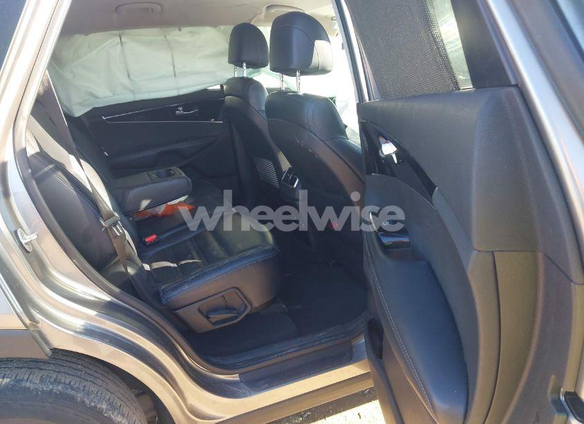Photo 8 of 2017 Kia Sorento 2.0T EX (VIN 5XYPH4A17HG247480)