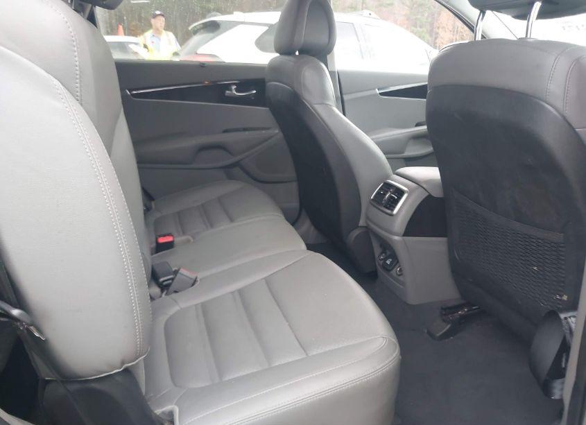 Photo 8 of 2016 Kia Sorento 2.0T EX (VIN 5XYPH4A1XGG039429)