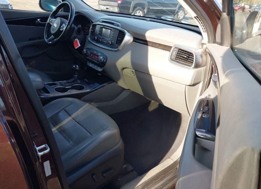 Photo 5 of 2016 Kia Sorento 3.3L EX (VIN 5XYPH4A50GG063015)