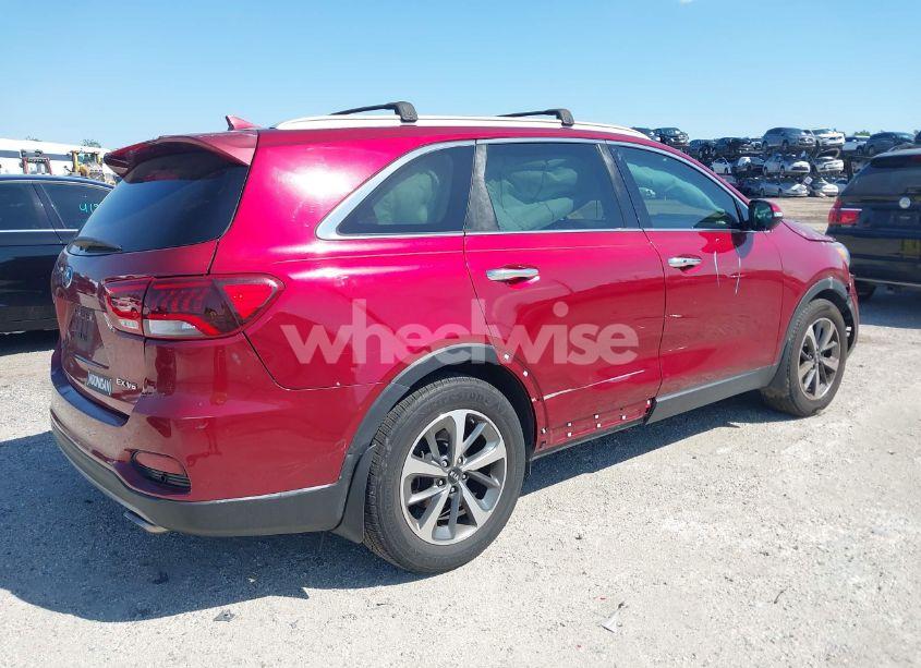 Photo 4 of 2019 Kia Sorento 3.3L EX (VIN 5XYPH4A50KG464007)