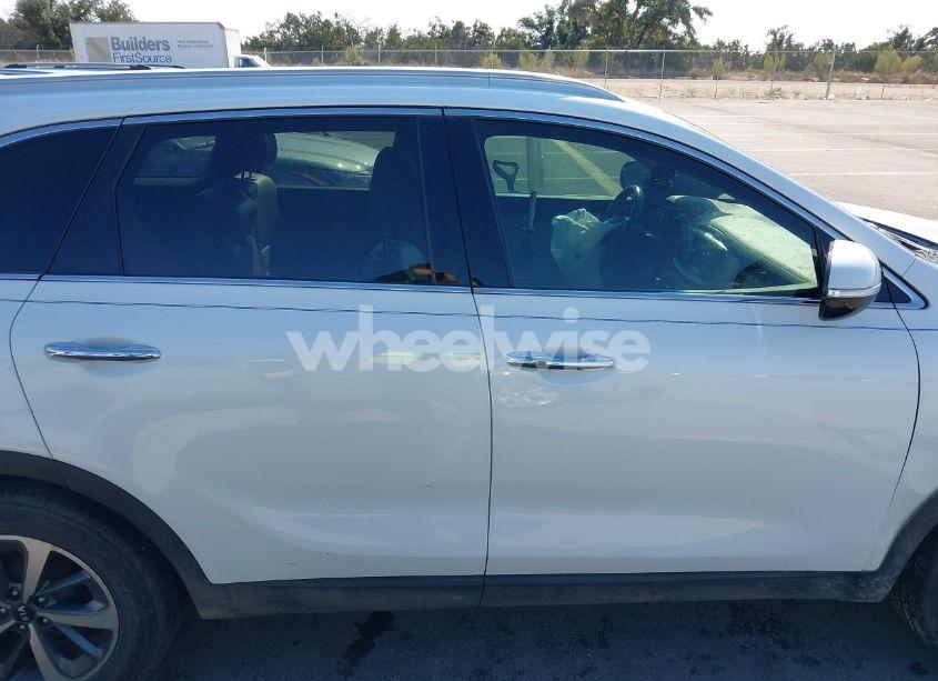 Photo 12 of 2019 Kia Sorento 3.3L EX (VIN 5XYPH4A50KG500567)