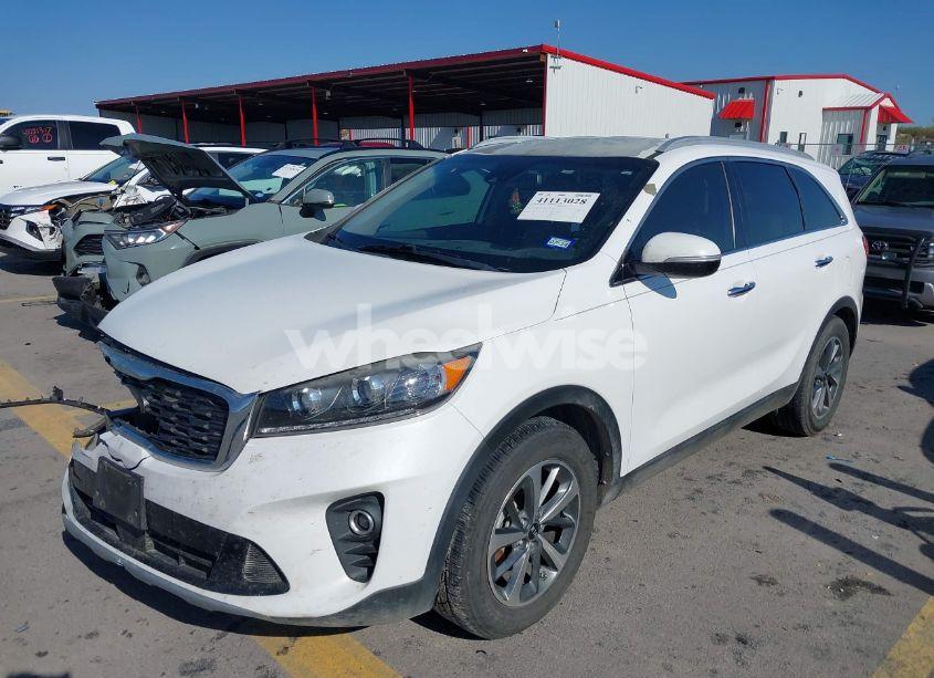 Photo 2 of 2019 Kia Sorento 3.3L EX (VIN 5XYPH4A50KG500567)