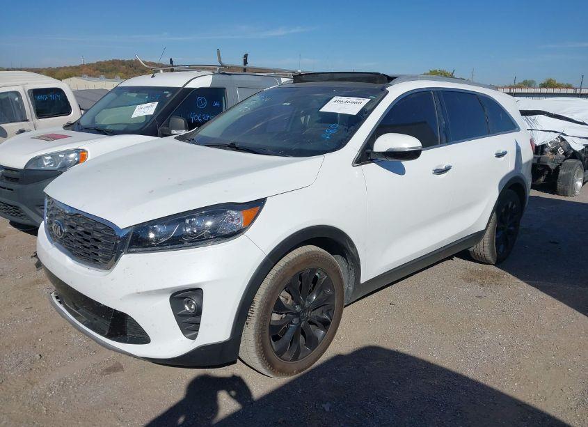 Photo 2 of 2020 Kia Sorento 3.3L EX (VIN 5XYPH4A50LG708692)