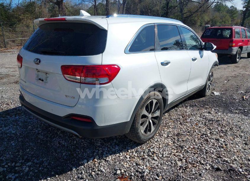 Photo 4 of 2016 Kia Sorento 3.3L EX (VIN 5XYPH4A51GG119981)