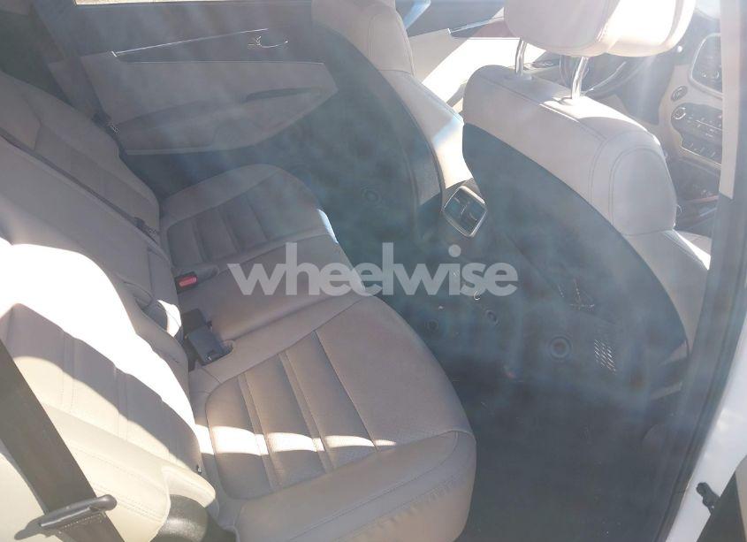 Photo 8 of 2016 Kia Sorento 3.3L EX (VIN 5XYPH4A51GG119981)