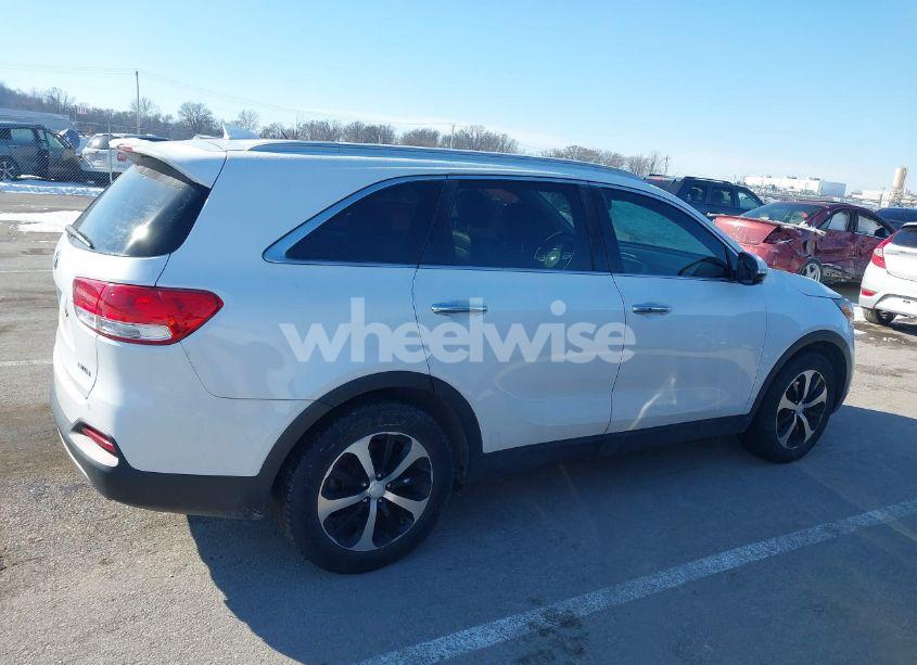 Photo 13 of 2017 Kia Sorento 3.3L EX (VIN 5XYPH4A51HG196061)