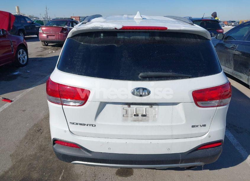 Photo 16 of 2017 Kia Sorento 3.3L EX (VIN 5XYPH4A51HG196061)