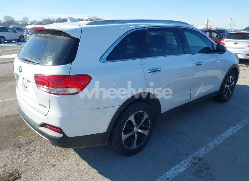 Photo 4 of 2017 Kia Sorento 3.3L EX (VIN 5XYPH4A51HG196061)