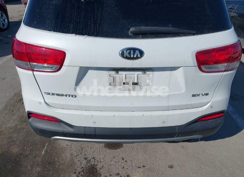 Photo 6 of 2017 Kia Sorento 3.3L EX (VIN 5XYPH4A51HG196061)