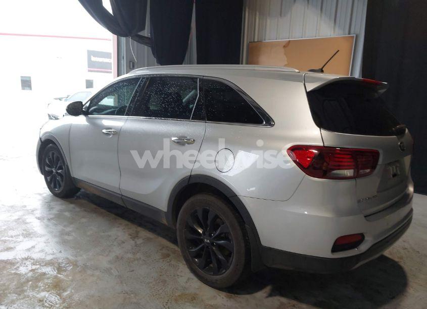 Photo 3 of 2020 Kia Sorento 3.3L EX (VIN 5XYPH4A51LG666937)