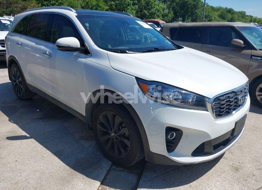 2020 Kia Sorento 3.3L EX (VIN 5XYPH4A51LG687366) main photo