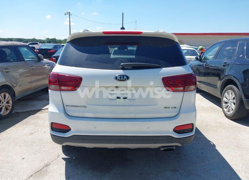 Photo 16 of 2020 Kia Sorento 3.3L EX (VIN 5XYPH4A51LG687366)