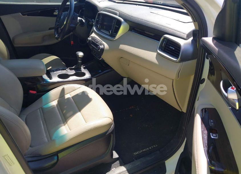 Photo 5 of 2020 Kia Sorento 3.3L EX (VIN 5XYPH4A51LG687366)