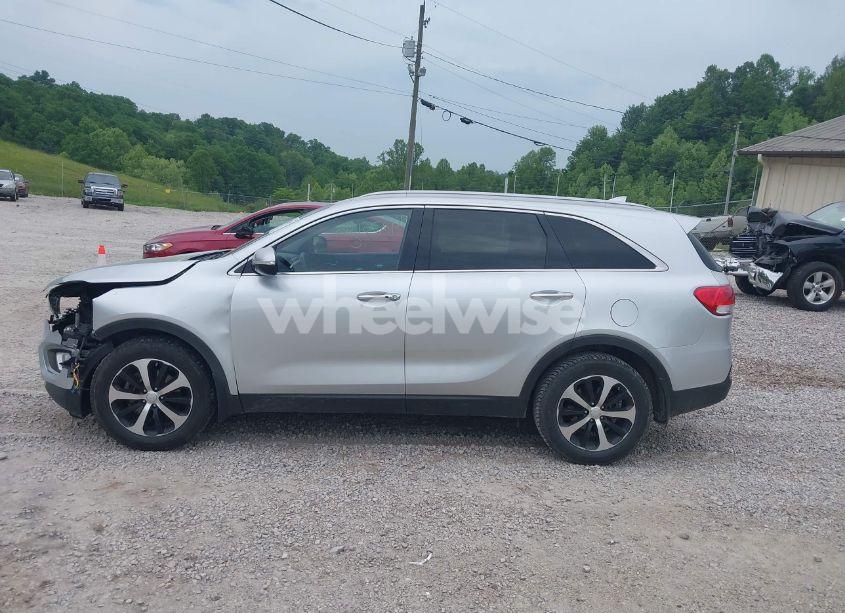 Photo 14 of 2018 Kia Sorento 3.3L EX (VIN 5XYPH4A52JG386618)