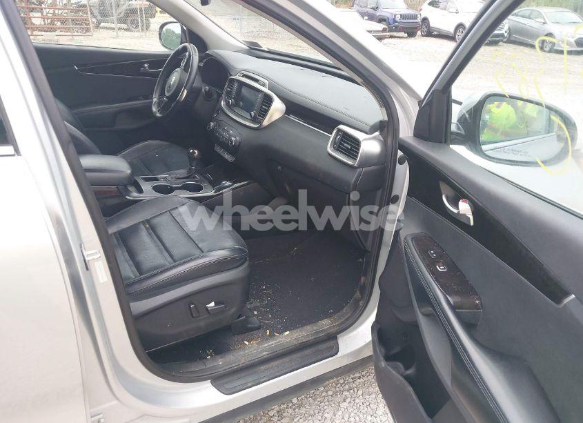 Photo 5 of 2018 Kia Sorento 3.3L EX (VIN 5XYPH4A52JG386618)