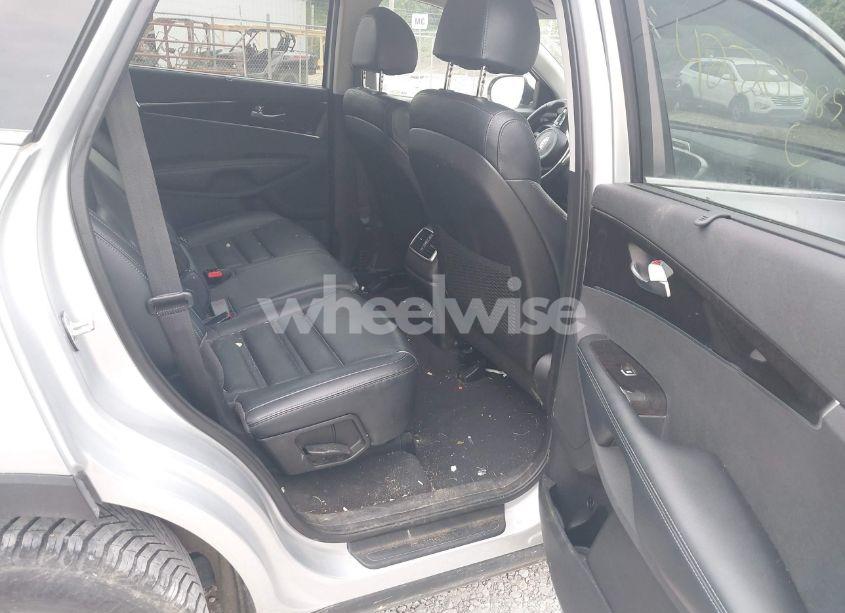 Photo 8 of 2018 Kia Sorento 3.3L EX (VIN 5XYPH4A52JG386618)
