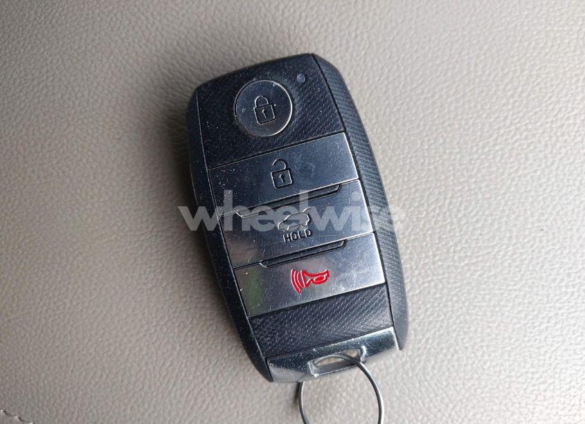 Photo 11 of 2019 Kia Sorento 3.3L EX (VIN 5XYPH4A52KG462338)