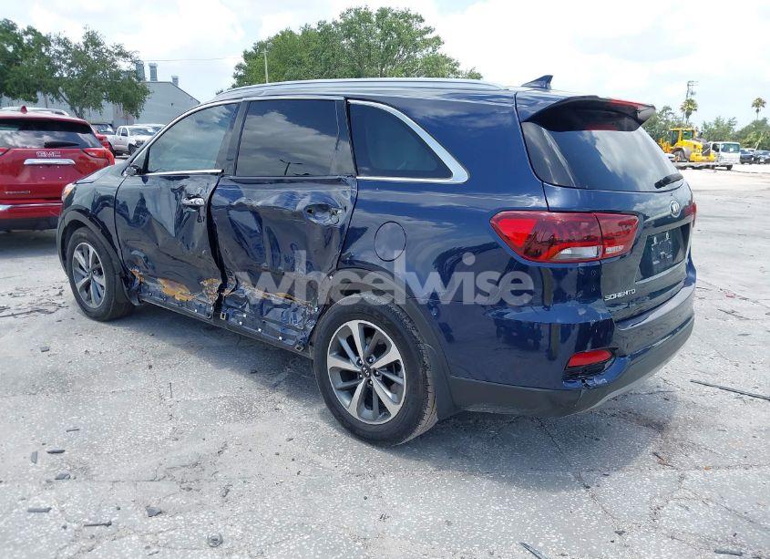 Photo 3 of 2019 Kia Sorento 3.3L EX (VIN 5XYPH4A52KG462338)