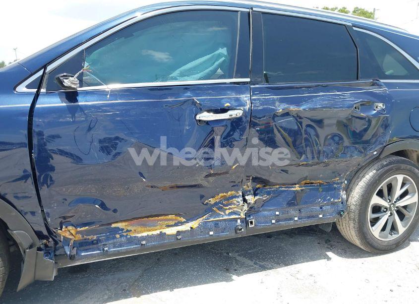 Photo 6 of 2019 Kia Sorento 3.3L EX (VIN 5XYPH4A52KG462338)