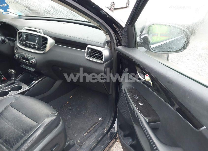 Photo 5 of 2016 Kia Sorento 3.3L EX (VIN 5XYPH4A53GG008851)