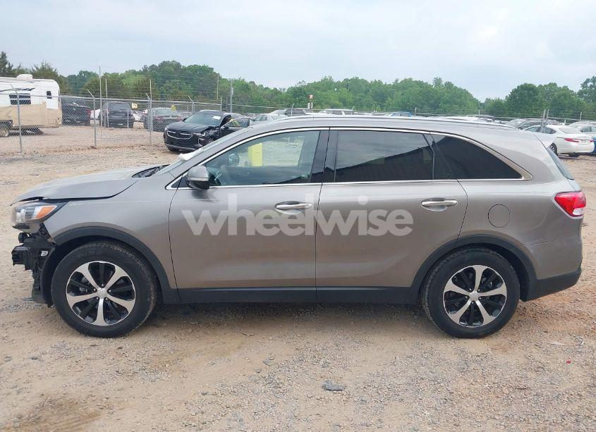 Photo 14 of 2016 Kia Sorento 3.3L EX (VIN 5XYPH4A53GG099345)