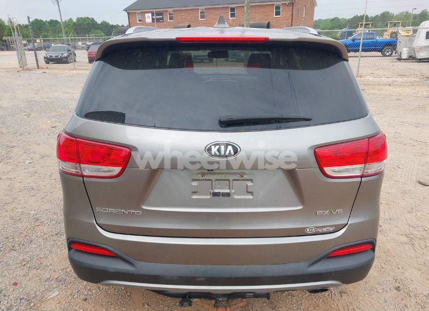 Photo 16 of 2016 Kia Sorento 3.3L EX (VIN 5XYPH4A53GG099345)