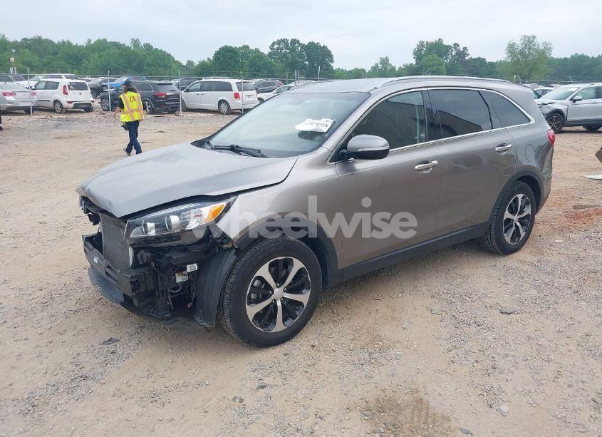 Photo 2 of 2016 Kia Sorento 3.3L EX (VIN 5XYPH4A53GG099345)