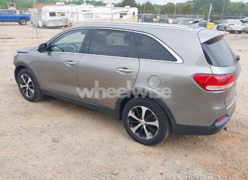 Photo 3 of 2016 Kia Sorento 3.3L EX (VIN 5XYPH4A53GG099345)